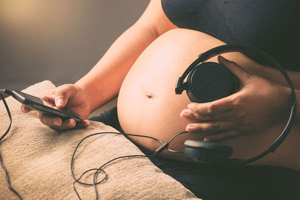 Có nên sử dụng tai nghe thai nhi không?